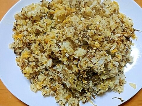 キャベツと卵の辛子高菜チャーハン（バター風味）